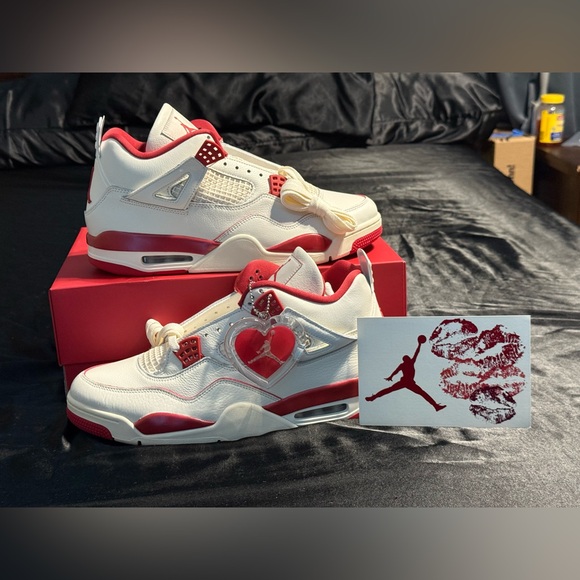 Women's Size 14/Men's Size 12.5 - Air Jordan 4 Retro "Pale Ivory and Tough Red" - Picture 2 of 16